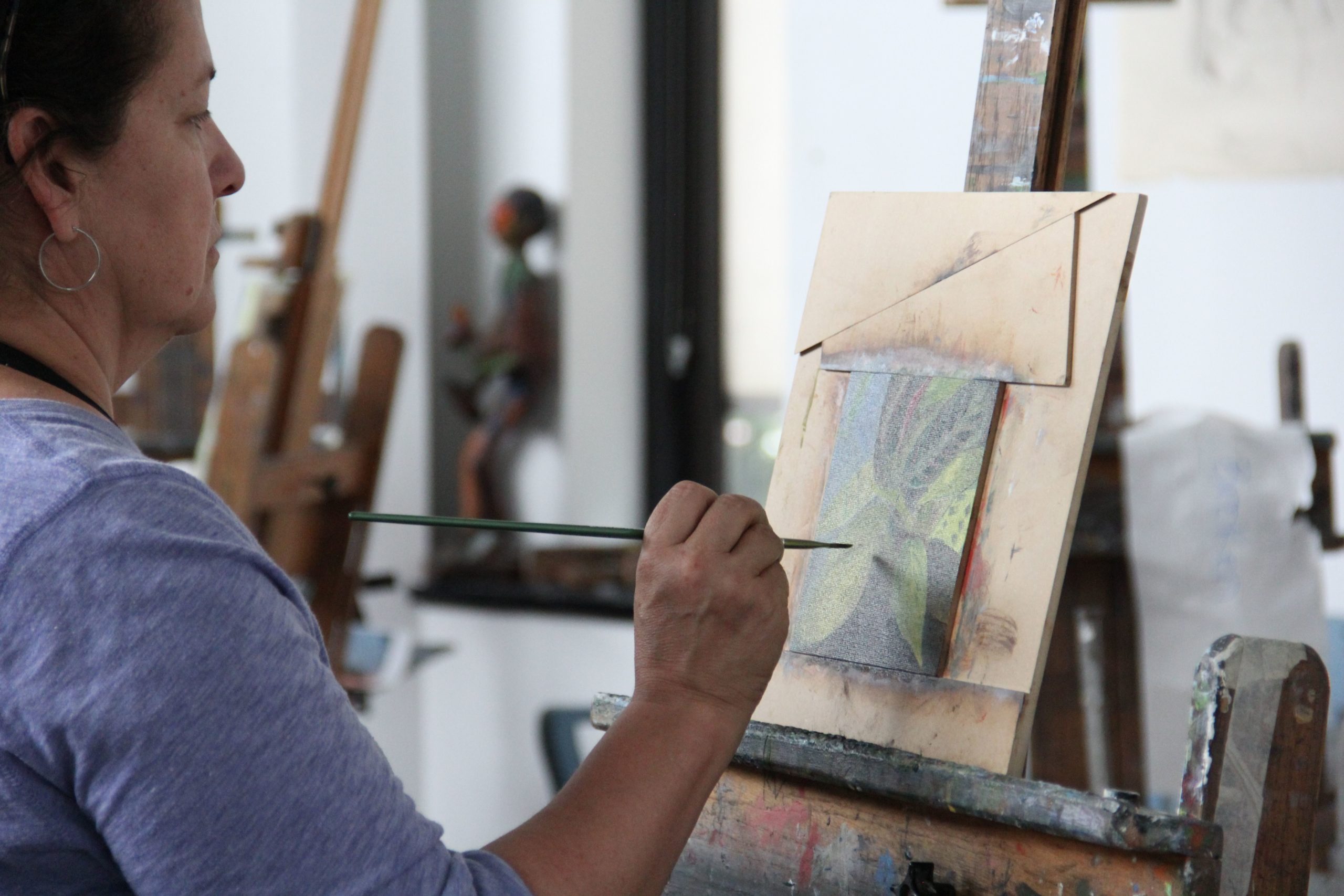 student painting