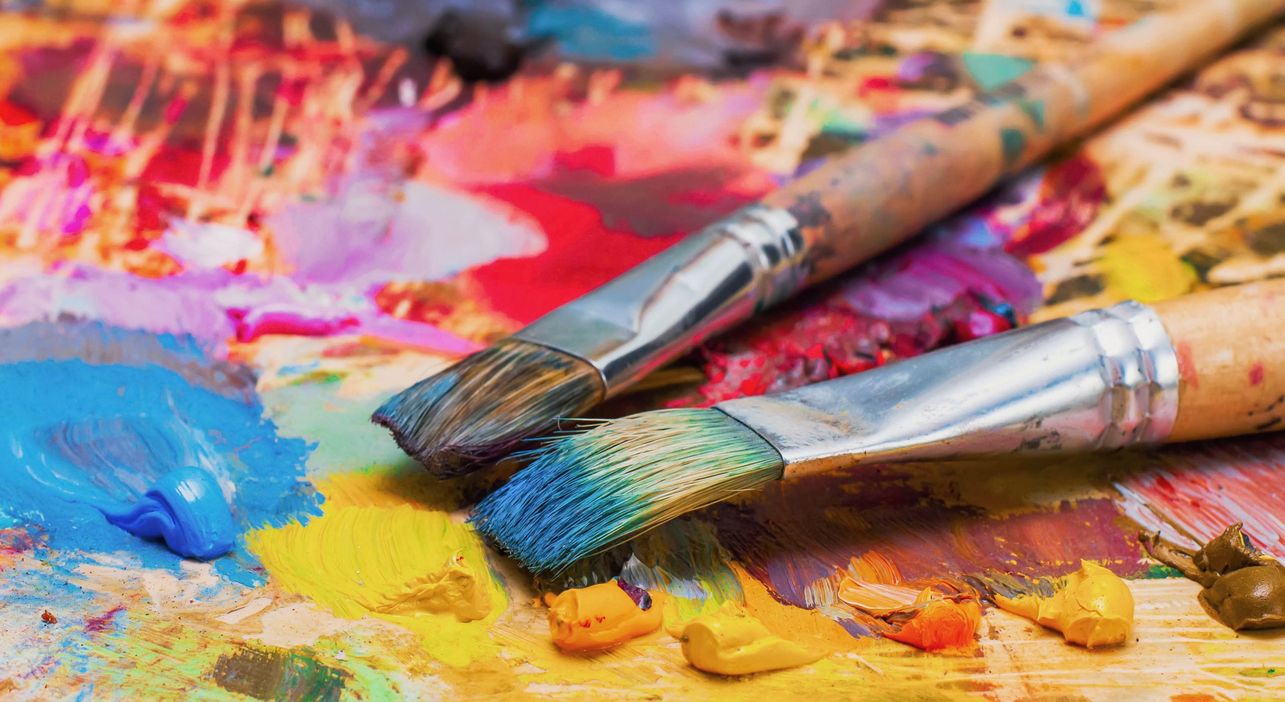 Artist taking an online art class