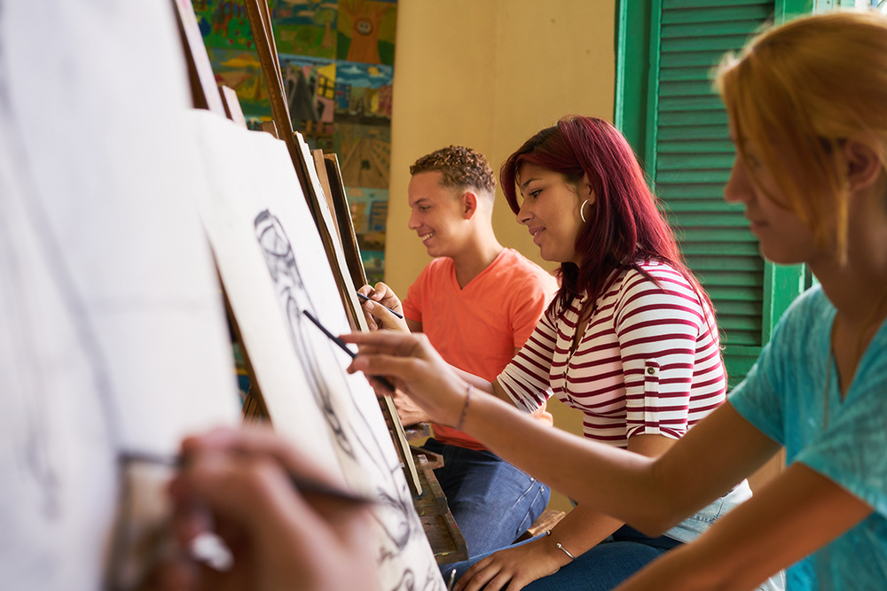 Artist taking an online art class