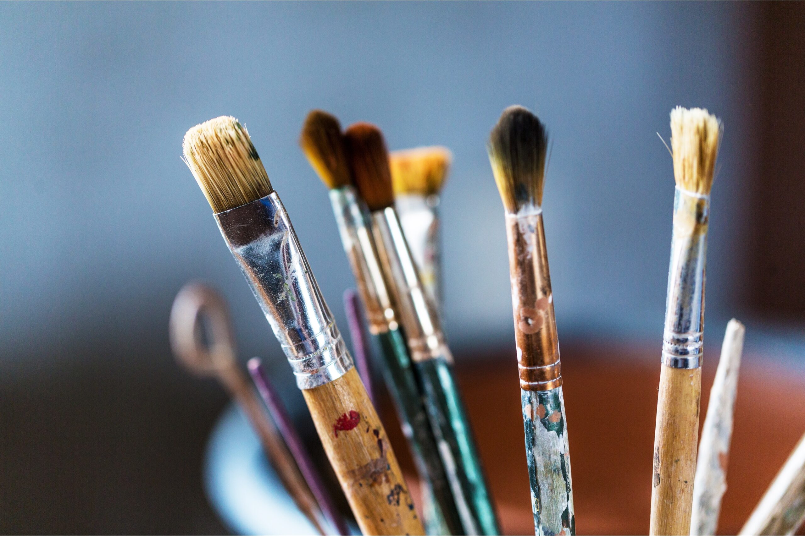 Artist taking an online art class