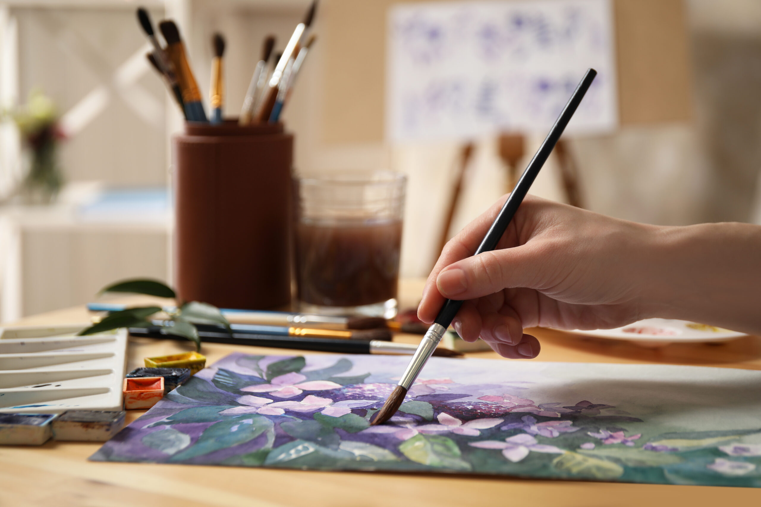 Artist taking an online art class