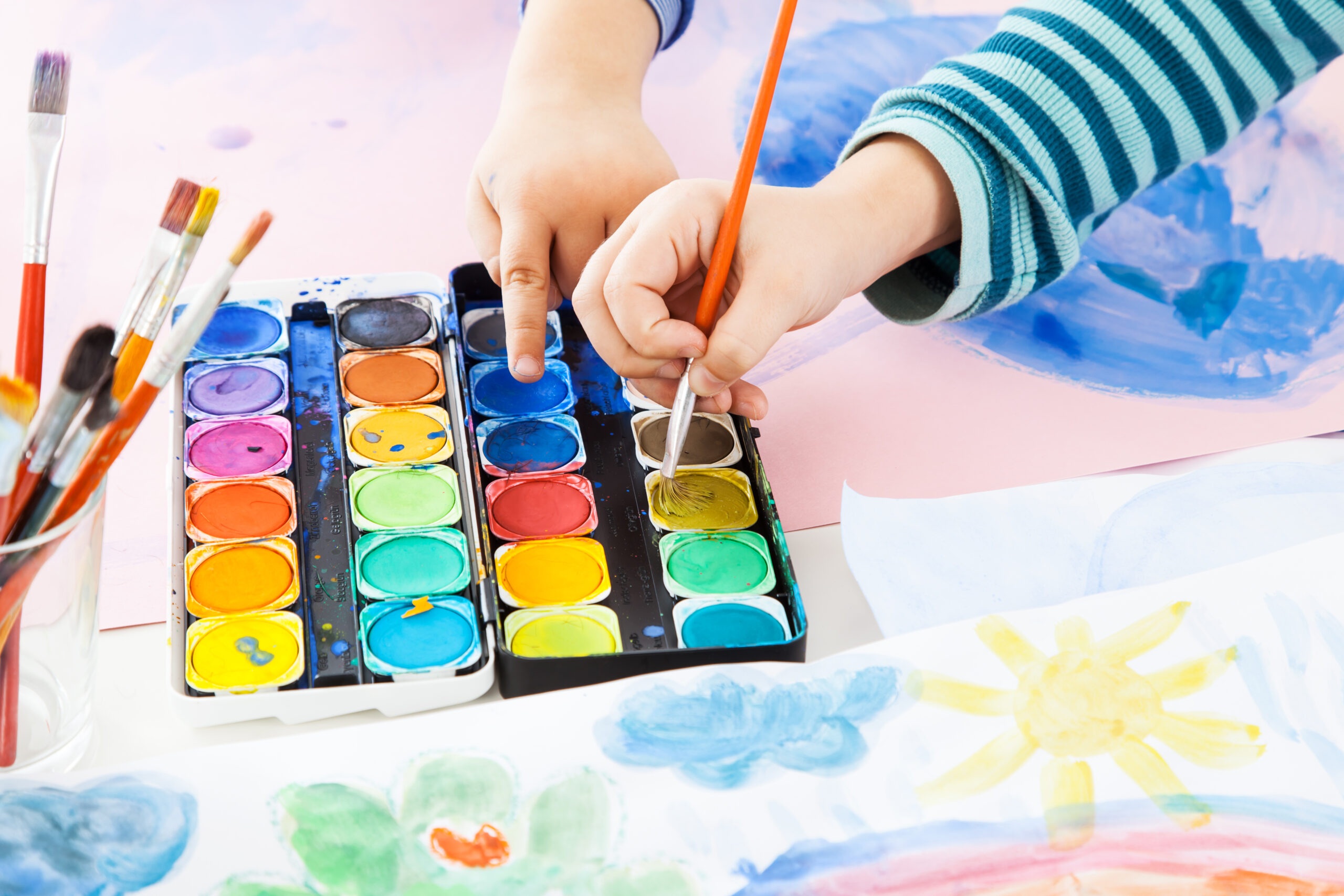 Artist taking an online art class