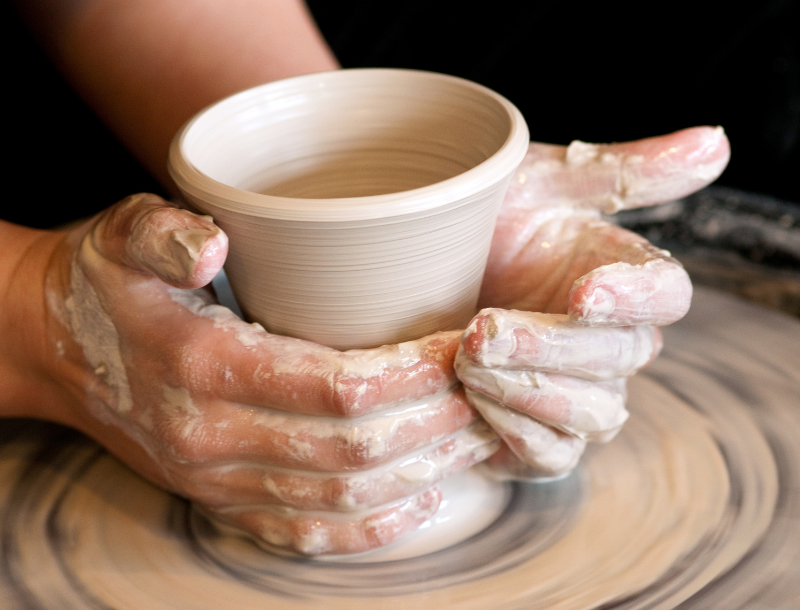 Artist taking an online art class