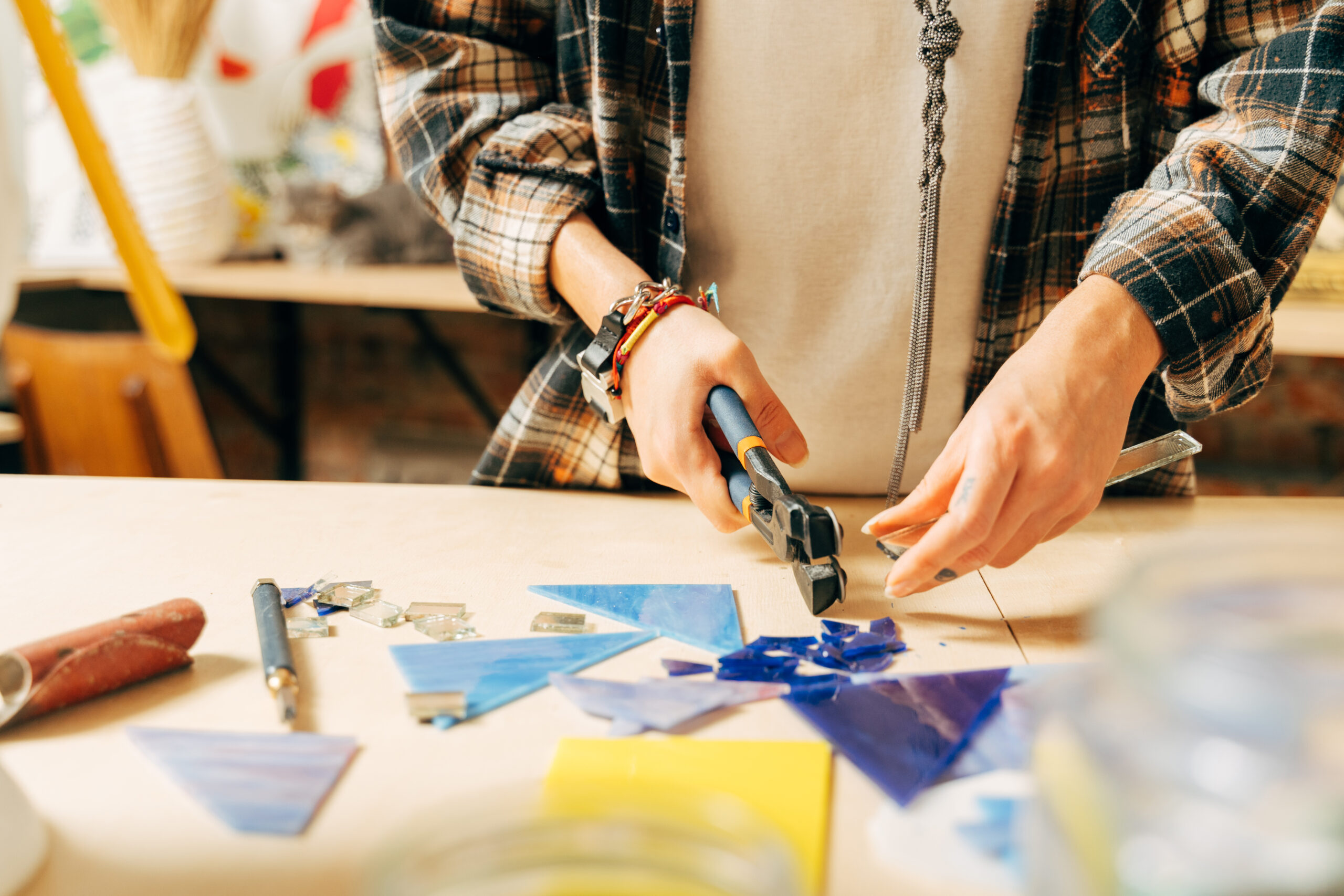 Artist taking an online art class
